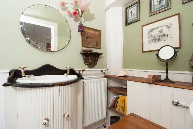 Central Apartment With Parking, Original Art And Antiques Édimbourg Extérieur photo